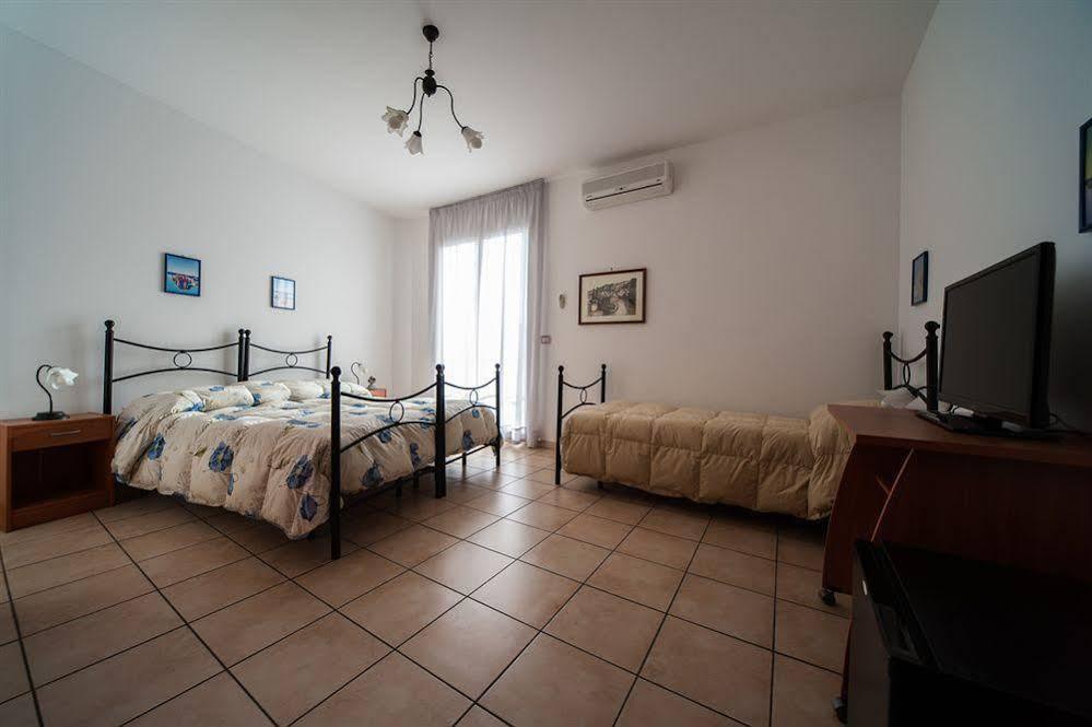 Fragolina B&B Furci Siculo Exterior foto
